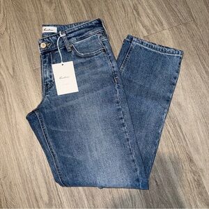 NEW KanCan Straight Leg Destroyed Knee Medium Wash Jeans Sz 26